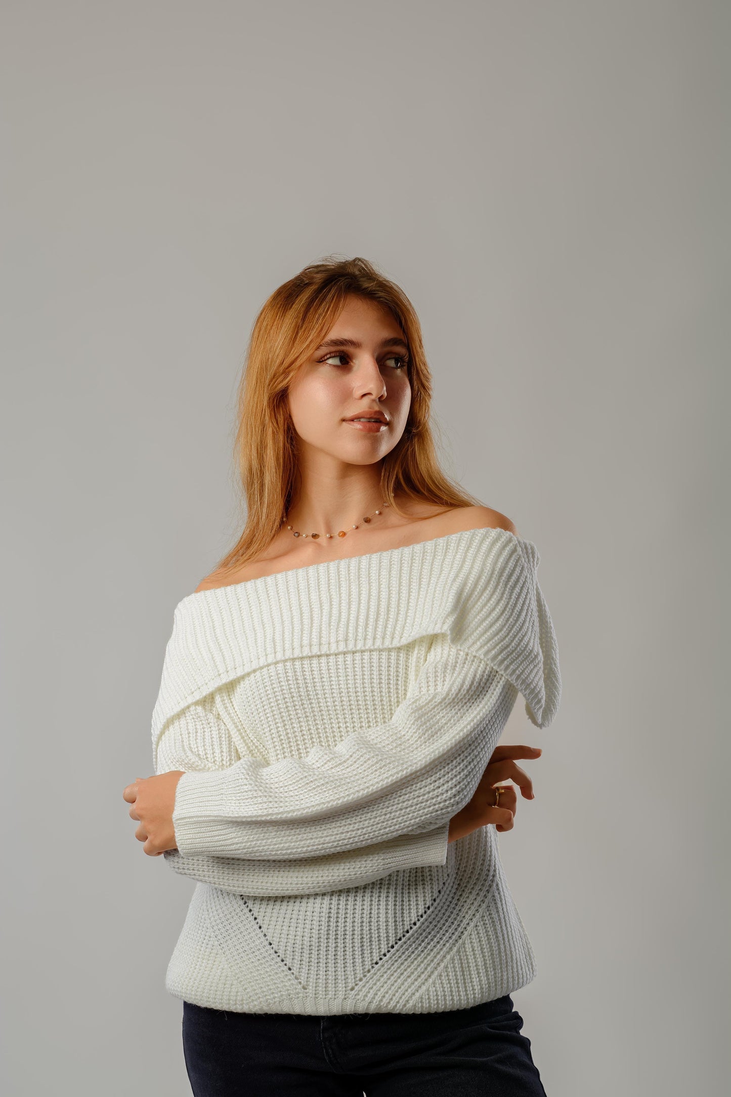 Offwhite offshoulder sweater